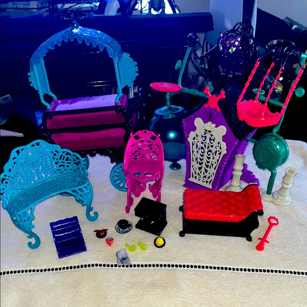 Monster High Dollhouse Furniture Set